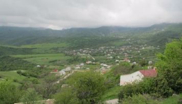 azerbaycanda-daha-bir-kendin-adi-deyisdirilir